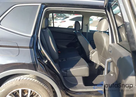 2021 Volkswagen Tiguan 2.0T Se/2.0T Se R-Line Black/2.0T Sel z USA, uszkodzony, nr VIN 3VV3B7AX0MM040594